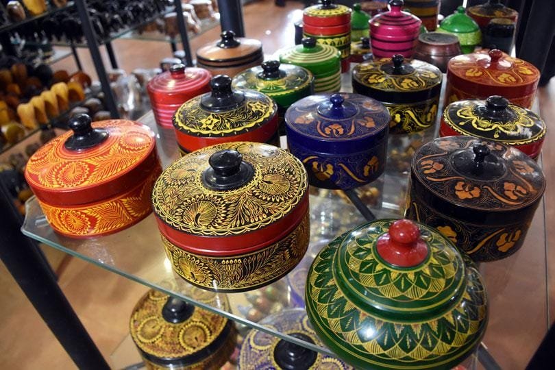 wood carving ornaments srilanka