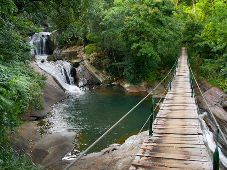 Bambarakiri Ella Fall, Riverston