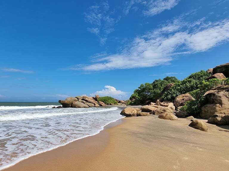 Peanut Farm Beach, Arugambay