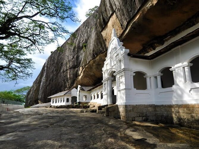 Golden Cave Temple, Sigiriya