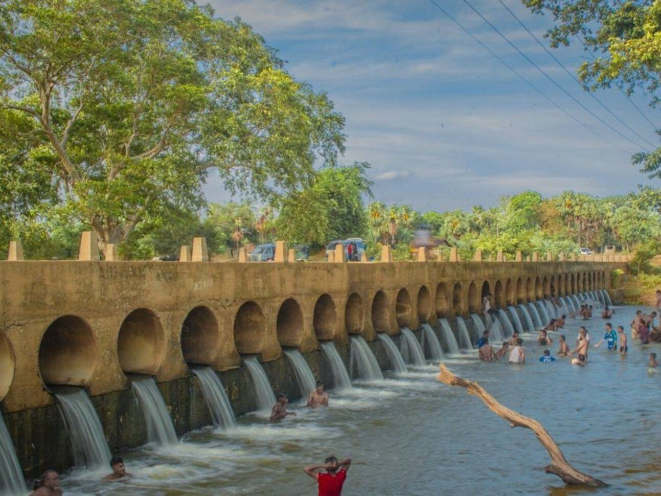 Pondukalchenai Bridge, Batticaloa