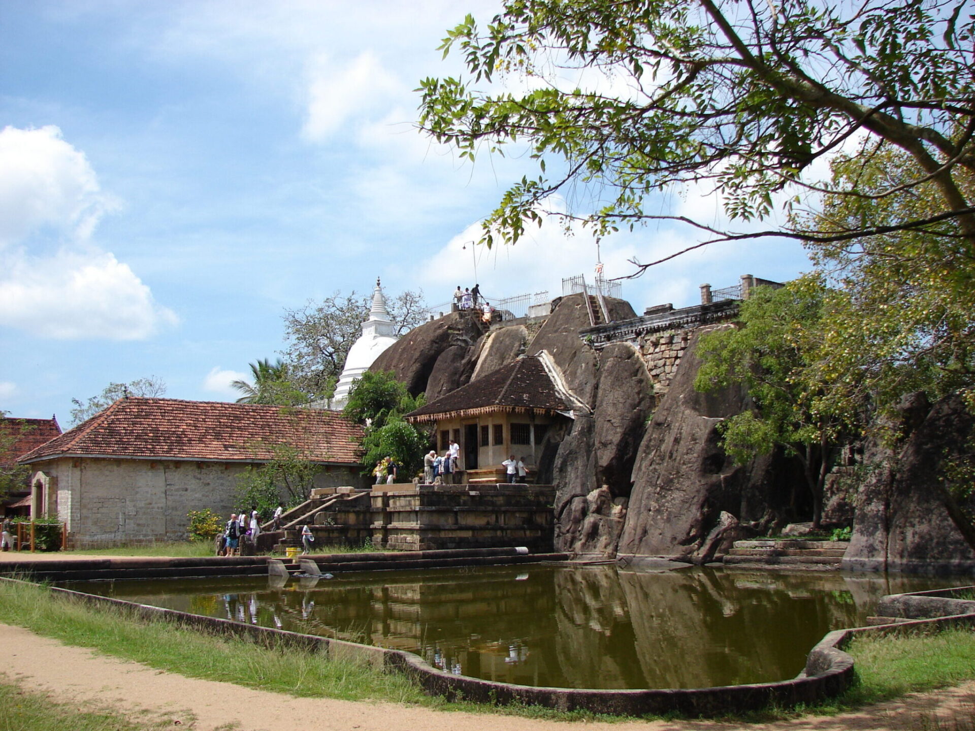 Anuradhapura 2 ISURUMUNIYA ROCK TEMPLE scaled