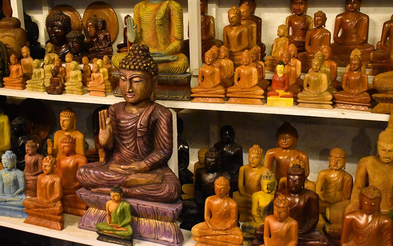 lesterlost travel handmade crafts sri lanka wood carving buddha statues 1
