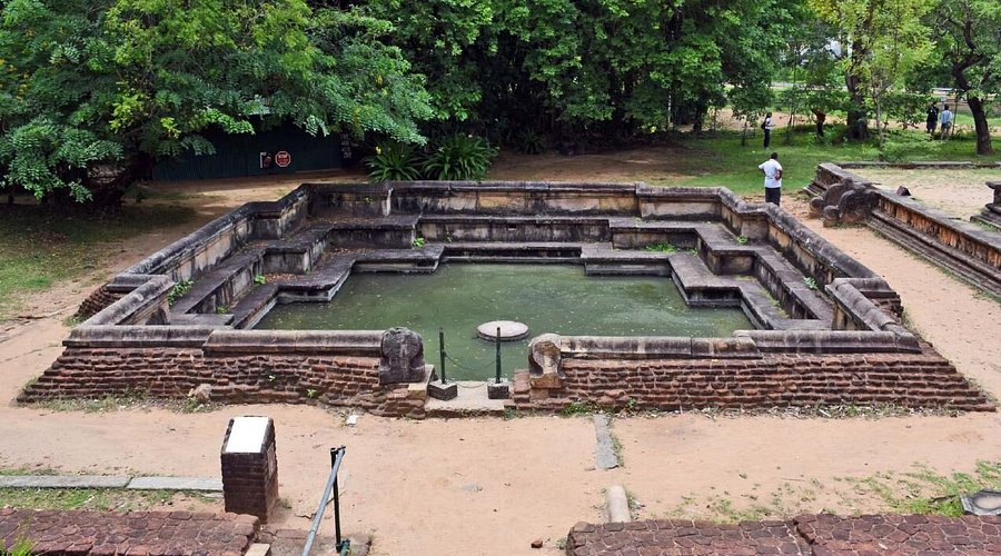 Kumara-pond-polonnaruwa